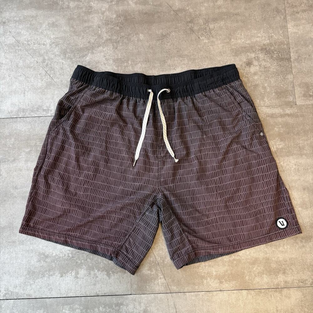Vuori Men's Kore Shorts 5” Size XXL, Burgundy/Black Pattern Performance Stretch